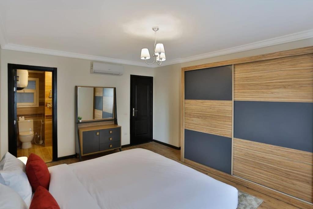 Parkside Boutique 3 Bbr Serviced Apartment - Ocean Blue - Near Airport Kairo Eksteriør bilde