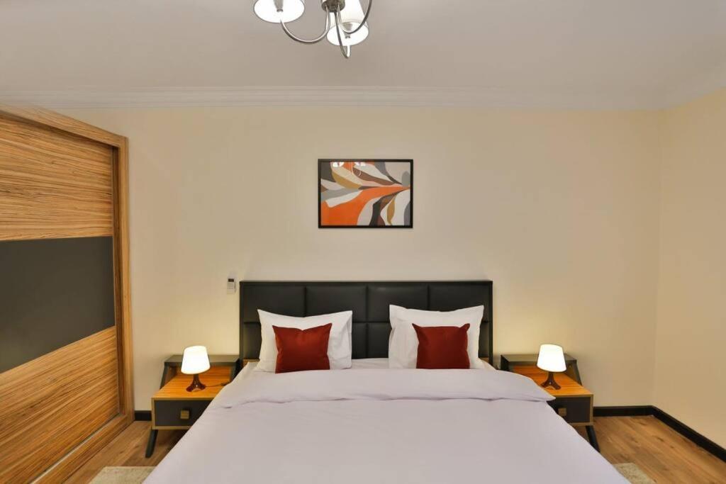 Parkside Boutique 3 Bbr Serviced Apartment - Ocean Blue - Near Airport Kairo Eksteriør bilde